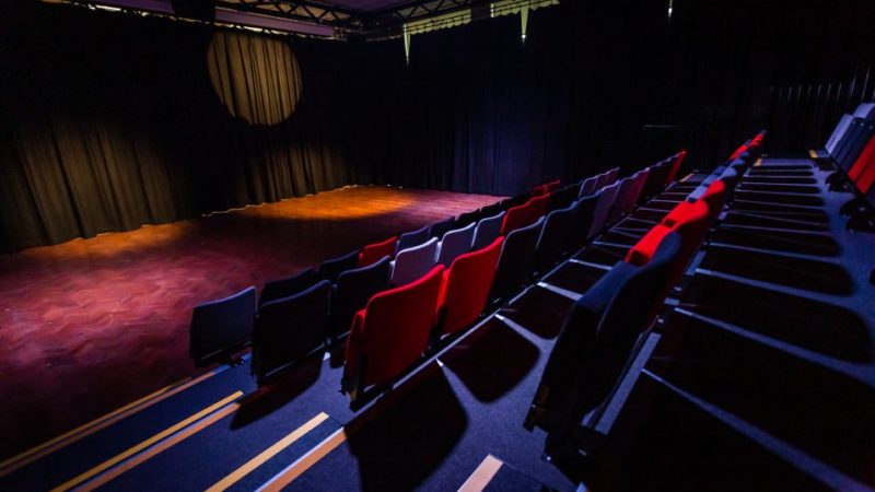 Theater Derek Williams